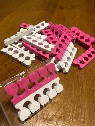 Oddeľovač prstov - separátor pre lakovanie nechtov, 