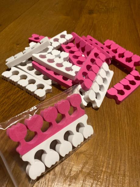 Oddeľovač prstov - separátor pre lakovanie nechtov, 