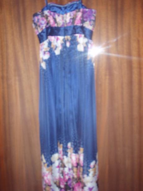 Raz oblecene saty, m