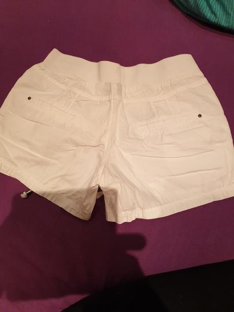 Biele kratase, esmara,m