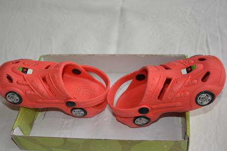 Koralové crocs, parádna farba, 22