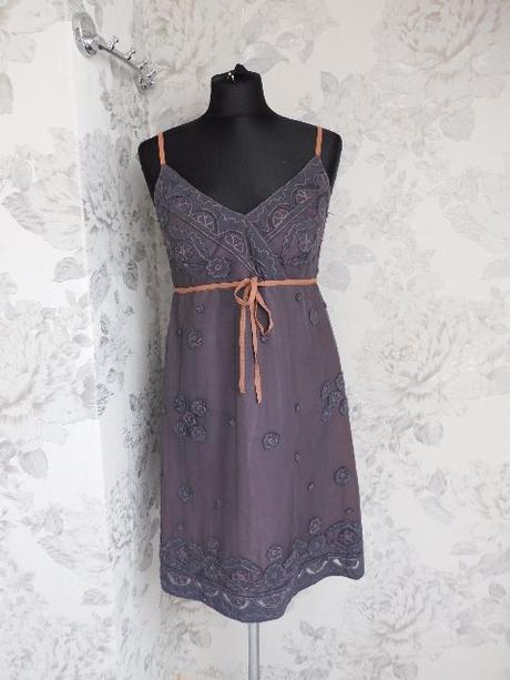 Kvalitne velmi pekne šaty, 36