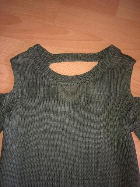 Pulover s odhalenymi ramenami, mohito,s