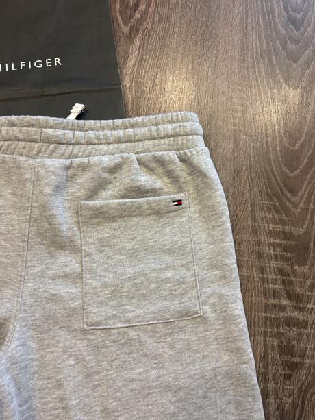 Tommy hilfiger nove kratasy na 14-16 rokov, tommy hilfiger,164