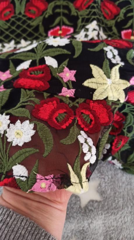 Nádherná vyšívaná blúzka top stav, orsay,44