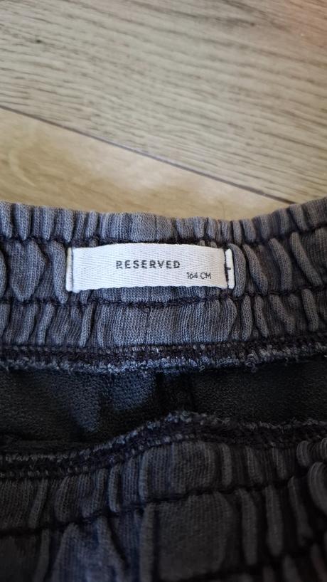 Kraťasy, reserved,164