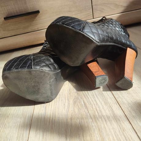 Krásne členkové/kotníkové čižmy, 38