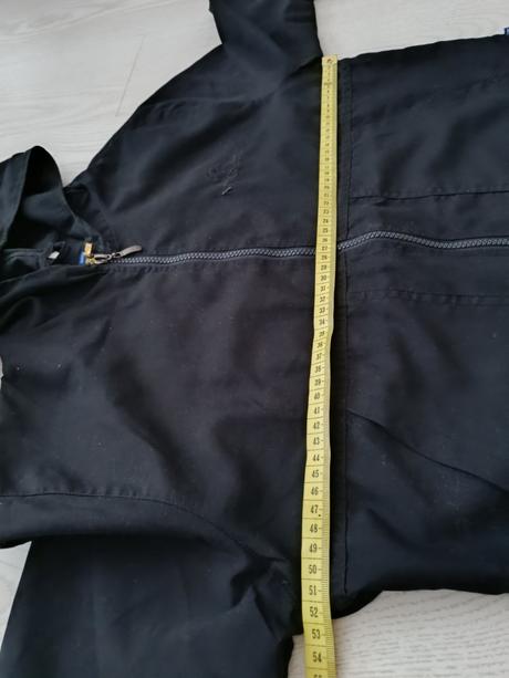 Tenká čierna bunda na zips, 158