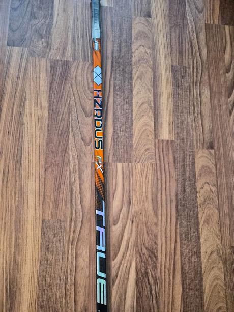 Hokejka true hzrdus px junior,