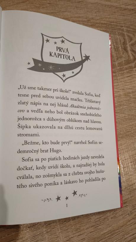 Kniha akadémia jednorožcov sofia a dúha, 