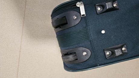 Velky, lahky cestovny kufor 70x50x20 cm, 