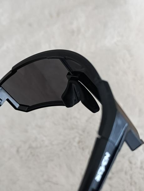 Zrkadlové cyklistické či športové okuliare, 