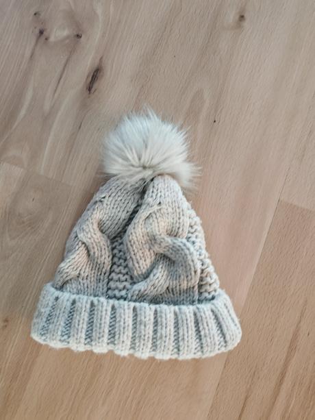 Bledosiva tepla zimná čiapka, 