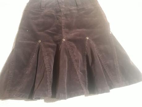 Dievčenská sukňa, 152