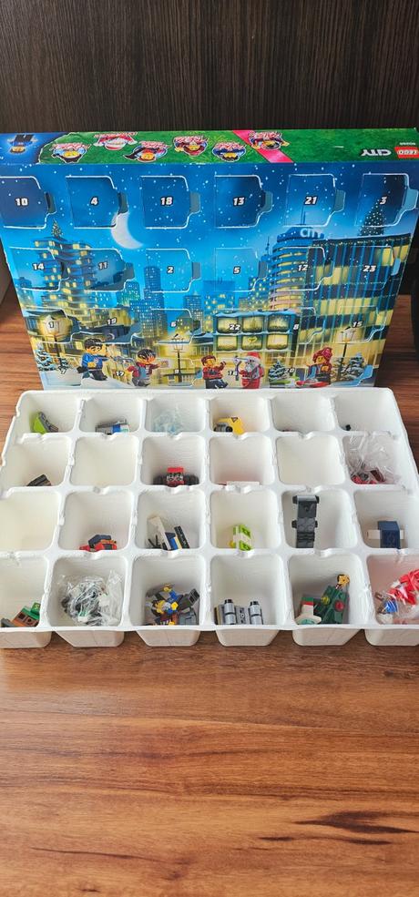 Lego city adventný kalendár - komplet balenie, 
