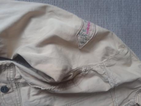 Krásna tenká bunda, s