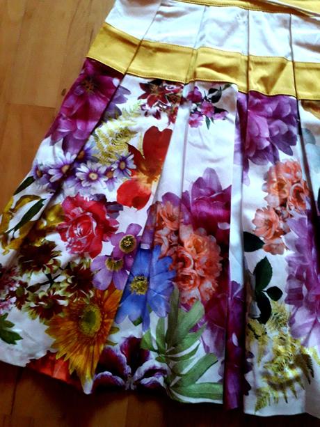 Nadherne letne satky rinascimento,ako nove, s