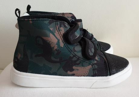 Kotníkove tenisky s dinosaurami, 25