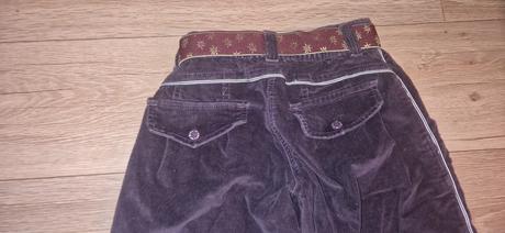 Fialové menžestráky, 152