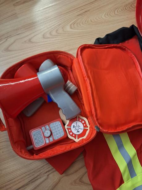 Karnevalova maska poziarnik, 