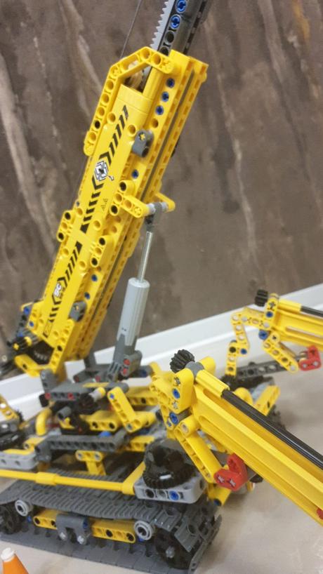 Lego technic 42097 - kompaktný pásový žeriav  top, 