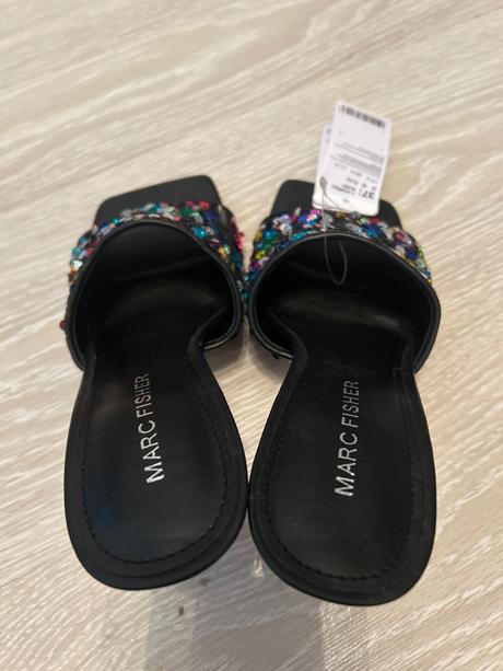 Šľapky na opätku, 37