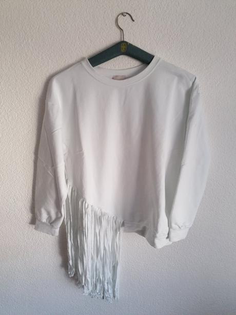 Mikina so strapcami, 