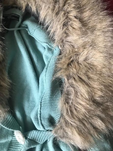 Sveter krasny s umelou kozusinou,zn.mango,vel.m, mango,m