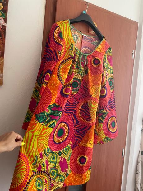 Krasne farebne saty, m