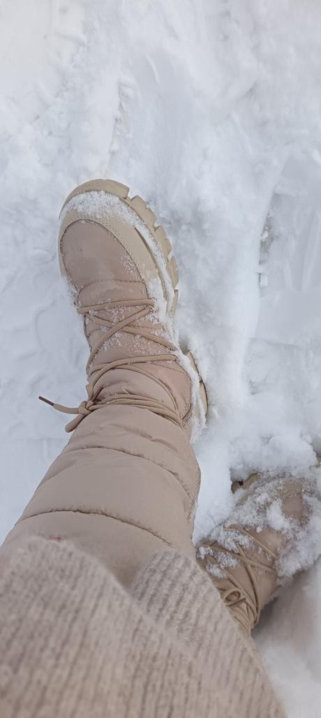 Perfektné krémové čižmy, 40