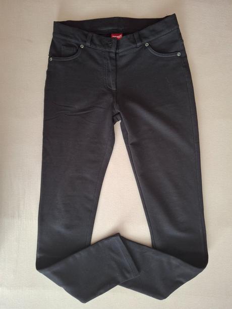 Dievčenské čierne elastické nohavice-džeginy., 152