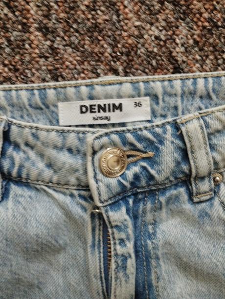 Moderné roztrhané rifle, denim,36