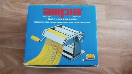 Ručný stroj na cestoviny ampia, 