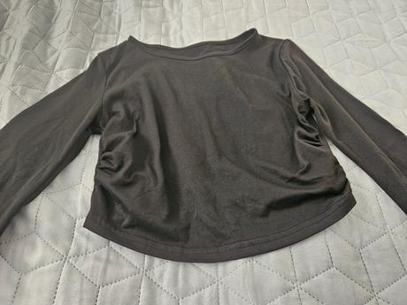 Čierny crop top, 134