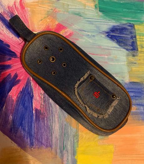 Púdro na perá, pastelky,