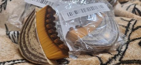 Lymfaticka kefka tvar a dekolt akupunktura na telo, 