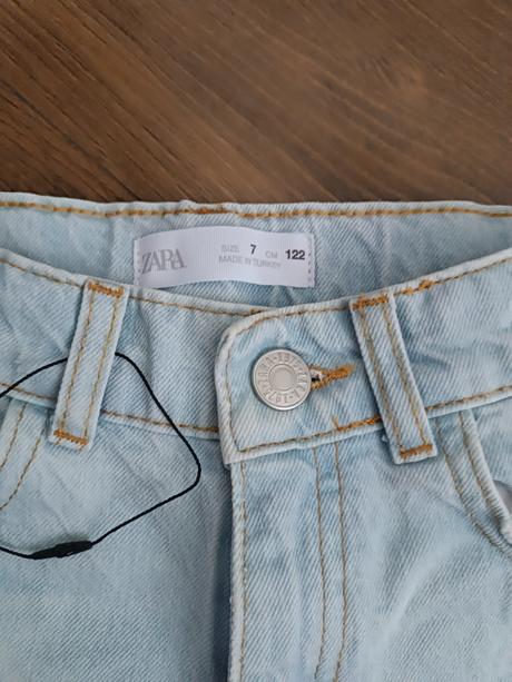 Šortky, zara,122