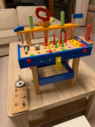 Detsky dreveny pracovny stolik, 