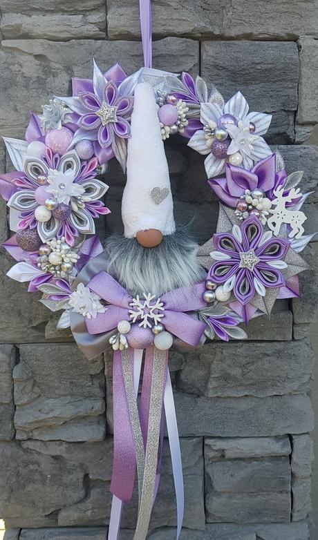 Vianočný vencek so škriatkom, 