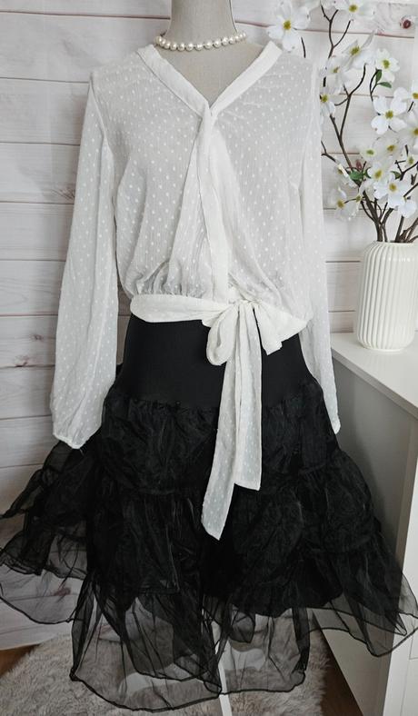 Pekná lahulinká blúzka, bonprix,40