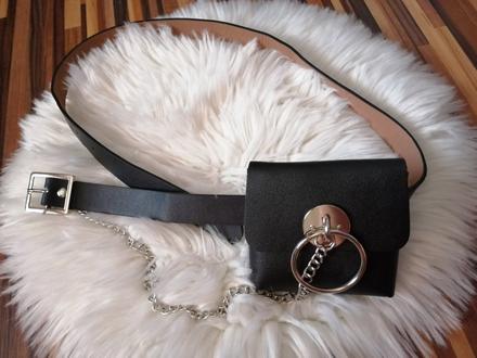 Opasok s kapsičkou,