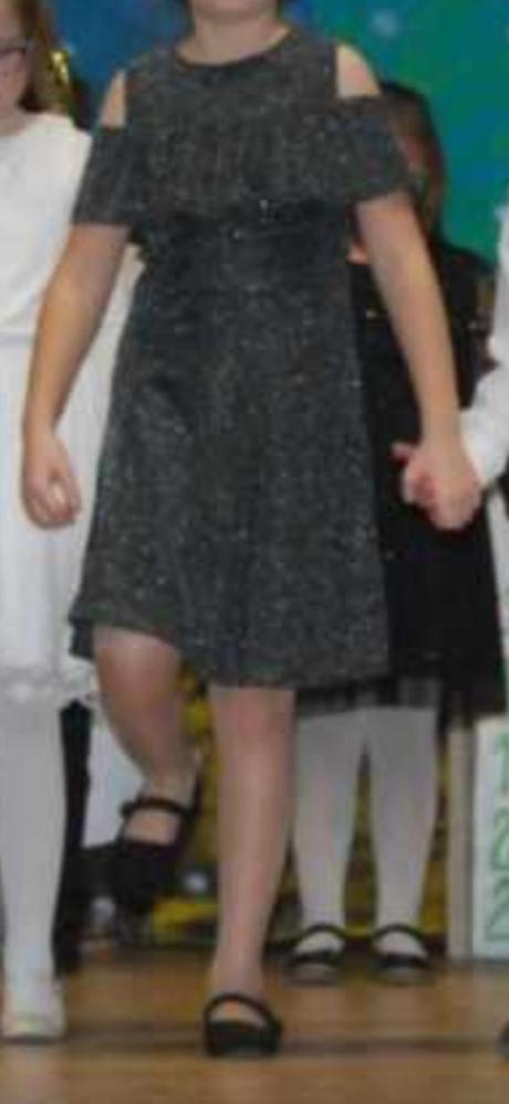 Večerné šaty, 152