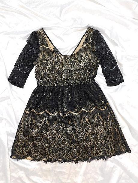 Luxusne velmi pekne čipkovane saty, 38