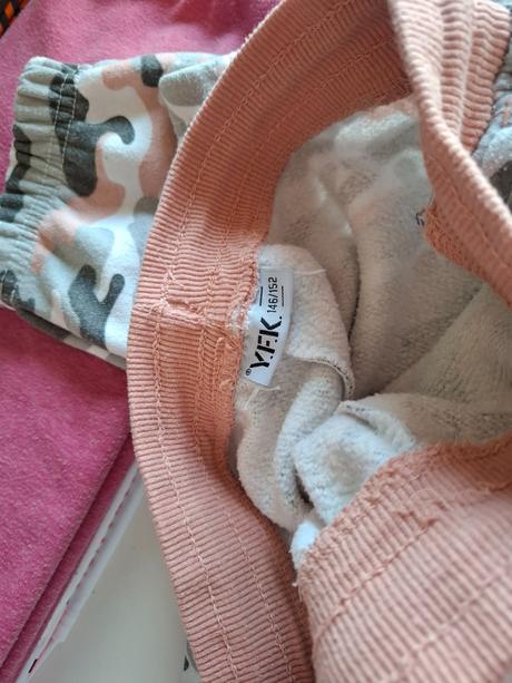 Tepláky, legíny, 140–152