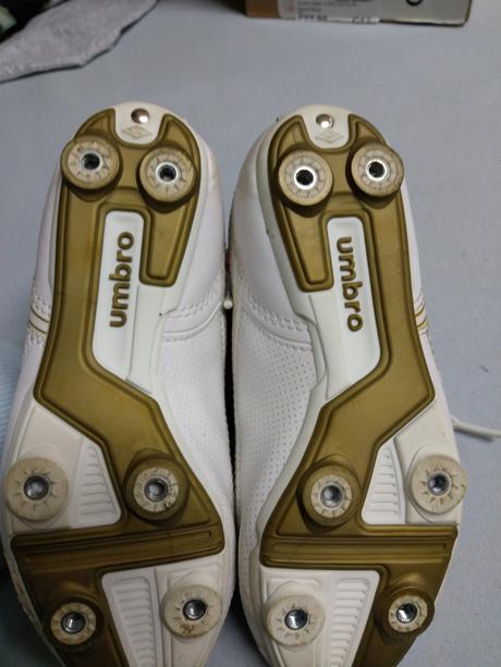 Tenisky "šrobovačky", umbro,26
