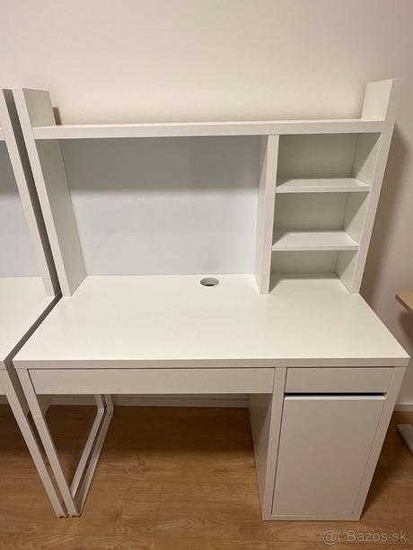 Detsky stol ikea micke 105x50 aj s polickami, 