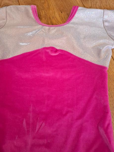 Gymnasticky dres, 110