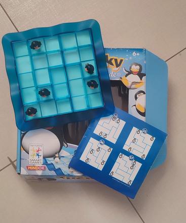 Spoločenská hra tučniaky,