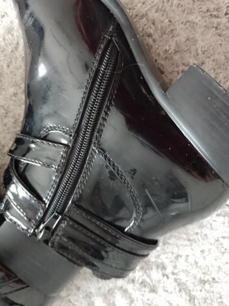 Lakované poltopanky, 38