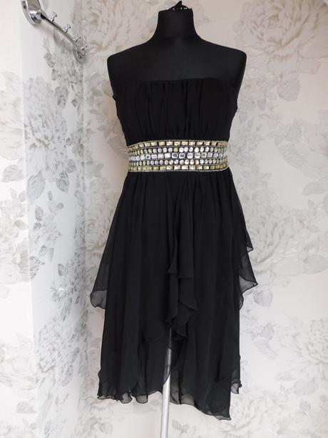 Velmi pekne šaty, s